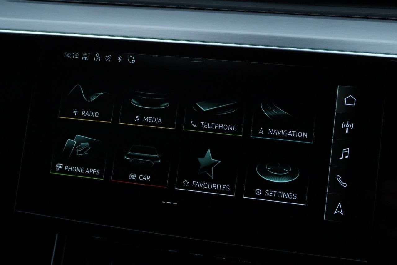 2021 AUDI E-TRON 2021 AUDI E-TRON