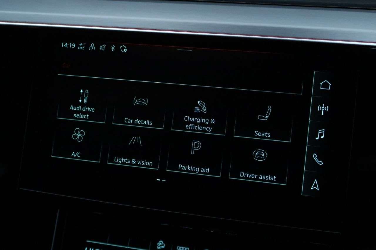 2021 AUDI E-TRON 2021 AUDI E-TRON