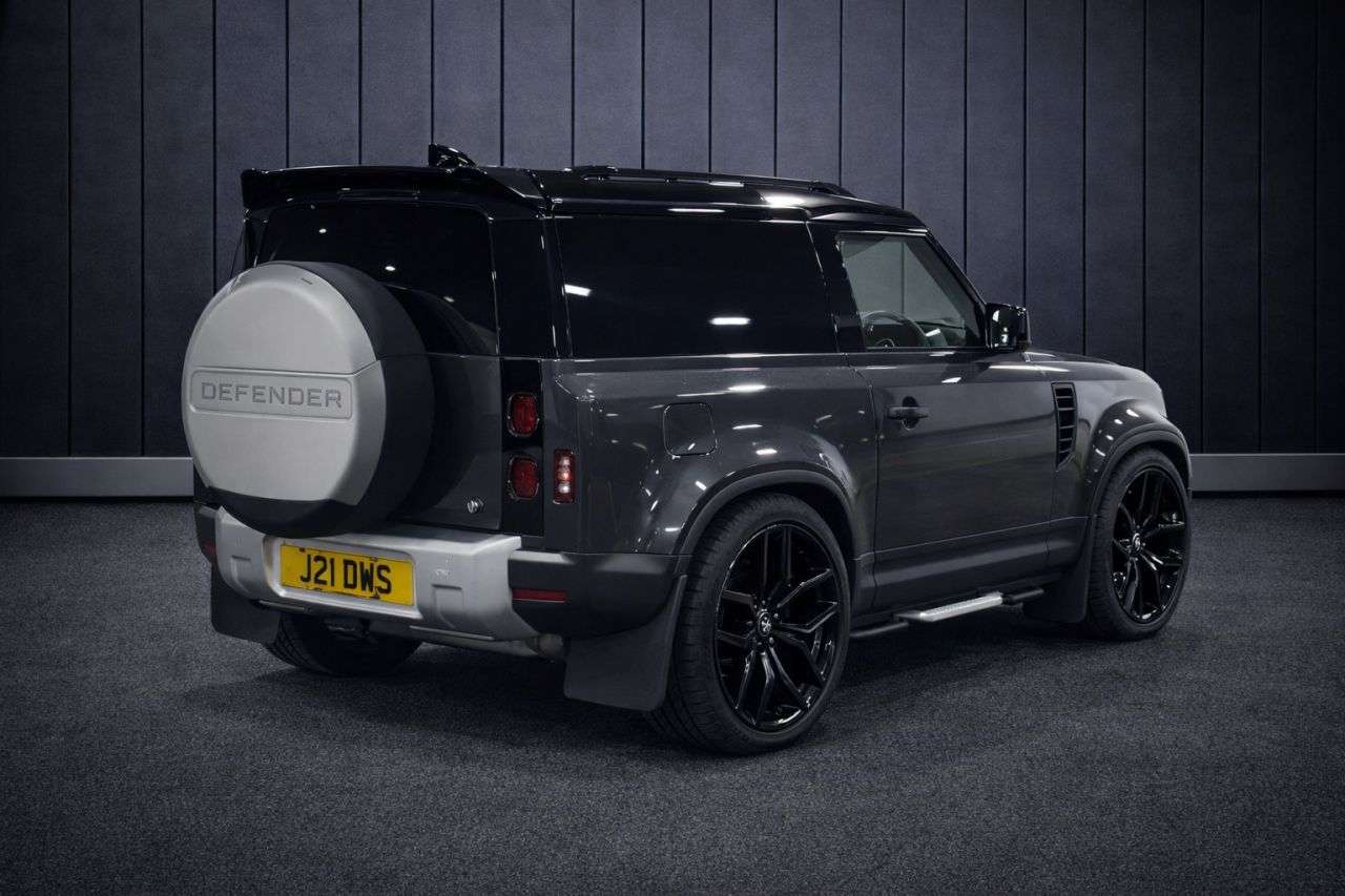 A 2021 LAND ROVER DEFENDER 3.0 D200 MHEV Hard Top SUV 3dr Diesel Auto 4WD SWB Euro 6 (s/s) (200 ps) FI A 2021 LAND ROVER DEFENDER 3.0 D200 MHEV Hard Top SUV 3dr Diesel Auto 4WD SWB Euro 6 (s/s) (200 ps) FI