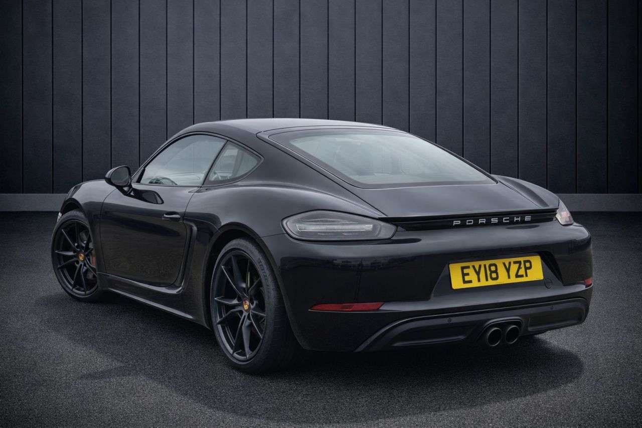 A 2018 PORSCHE 718 CAYMAN 2.5T S Coupe 2dr Petrol PDK Euro 6 (s/s) (350 ps) FINANCE+WARRANTY+SERVICE A 2018 PORSCHE 718 CAYMAN 2.5T S Coupe 2dr Petrol PDK Euro 6 (s/s) (350 ps) FINANCE+WARRANTY+SERVICE