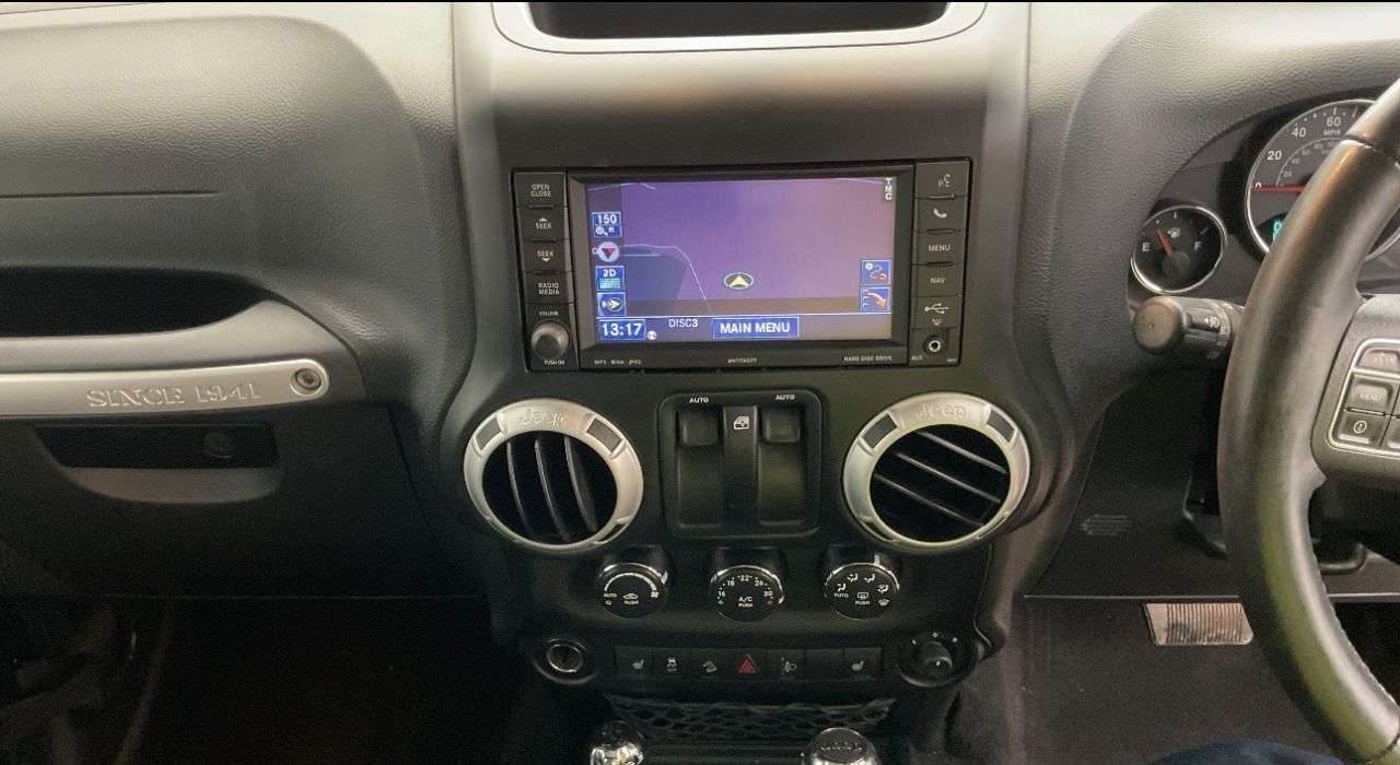 A 2013 JEEP WRANGLER 2.8 CRD Sahara SUV 2dr Diesel Auto 4WD Euro 5 (197 bhp) FINANCE+WARRANTY+SE A 2013 JEEP WRANGLER 2.8 CRD Sahara SUV 2dr Diesel Auto 4WD Euro 5 (197 bhp) FINANCE+WARRANTY+SE