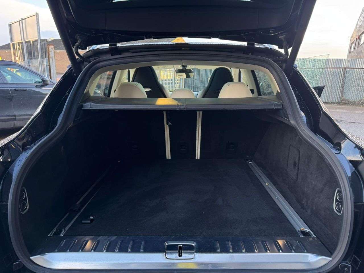 2022 ASTON MARTIN DBX 2022 ASTON MARTIN DBX