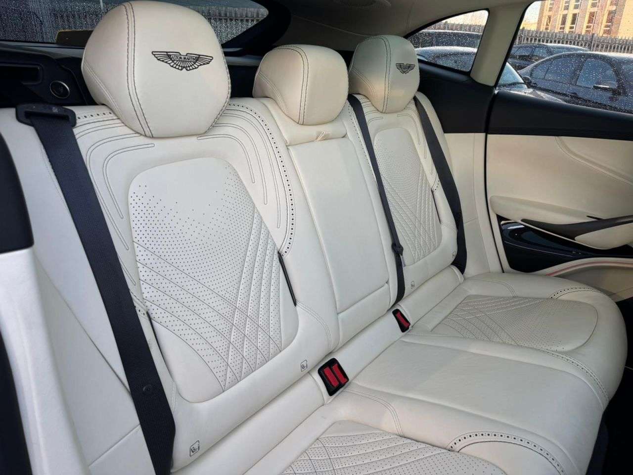 2022 ASTON MARTIN DBX 2022 ASTON MARTIN DBX