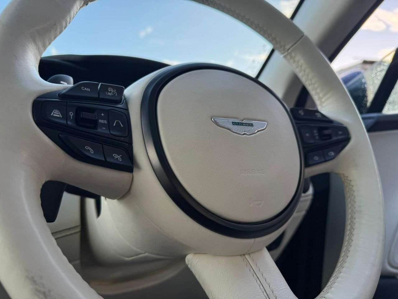 2022 ASTON MARTIN DBX 2022 ASTON MARTIN DBX