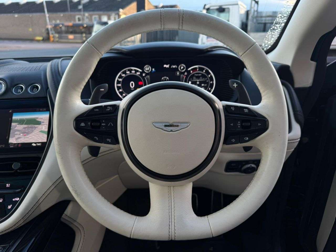 A 2022 ASTON MARTIN DBX 4.0 V8 SUV 5dr Petrol Auto 4WD Euro 6 (s/s) (550 ps) FINANCE+WARRANTY+SERVI A 2022 ASTON MARTIN DBX 4.0 V8 SUV 5dr Petrol Auto 4WD Euro 6 (s/s) (550 ps) FINANCE+WARRANTY+SERVI