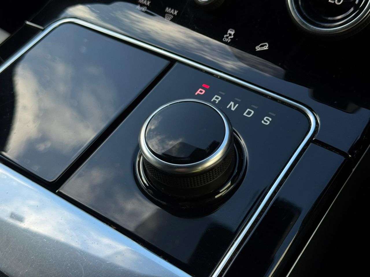 2018 LAND ROVER RANGE ROVER VELAR 2018 LAND ROVER RANGE ROVER VELAR