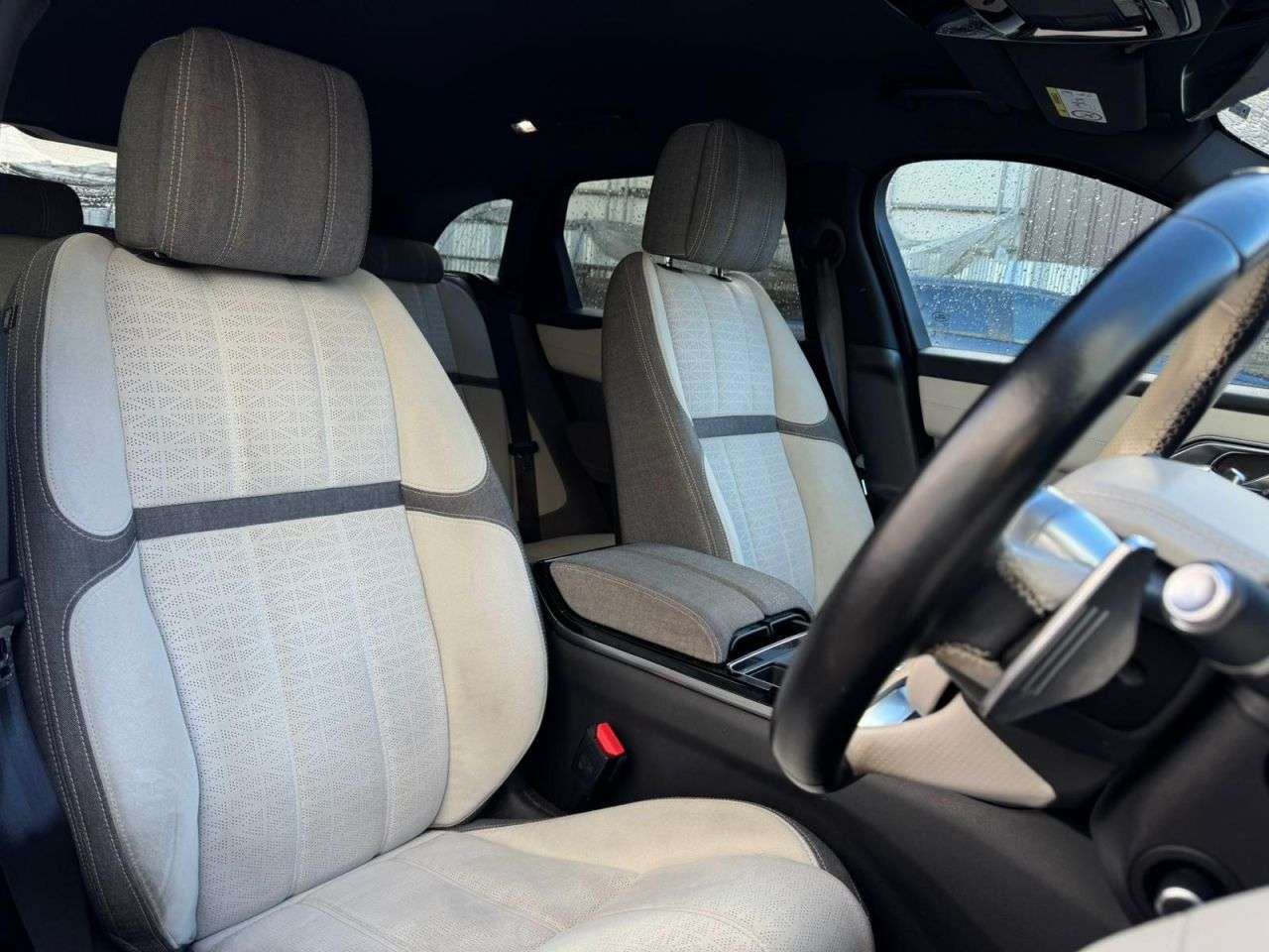 A 2018 LAND ROVER RANGE ROVER VELAR 2.0 P250 R-Dynamic HSE SUV 5dr Petrol Auto 4WD Euro 6 (s/s) (250 bhp) FINAN A 2018 LAND ROVER RANGE ROVER VELAR 2.0 P250 R-Dynamic HSE SUV 5dr Petrol Auto 4WD Euro 6 (s/s) (250 bhp) FINAN