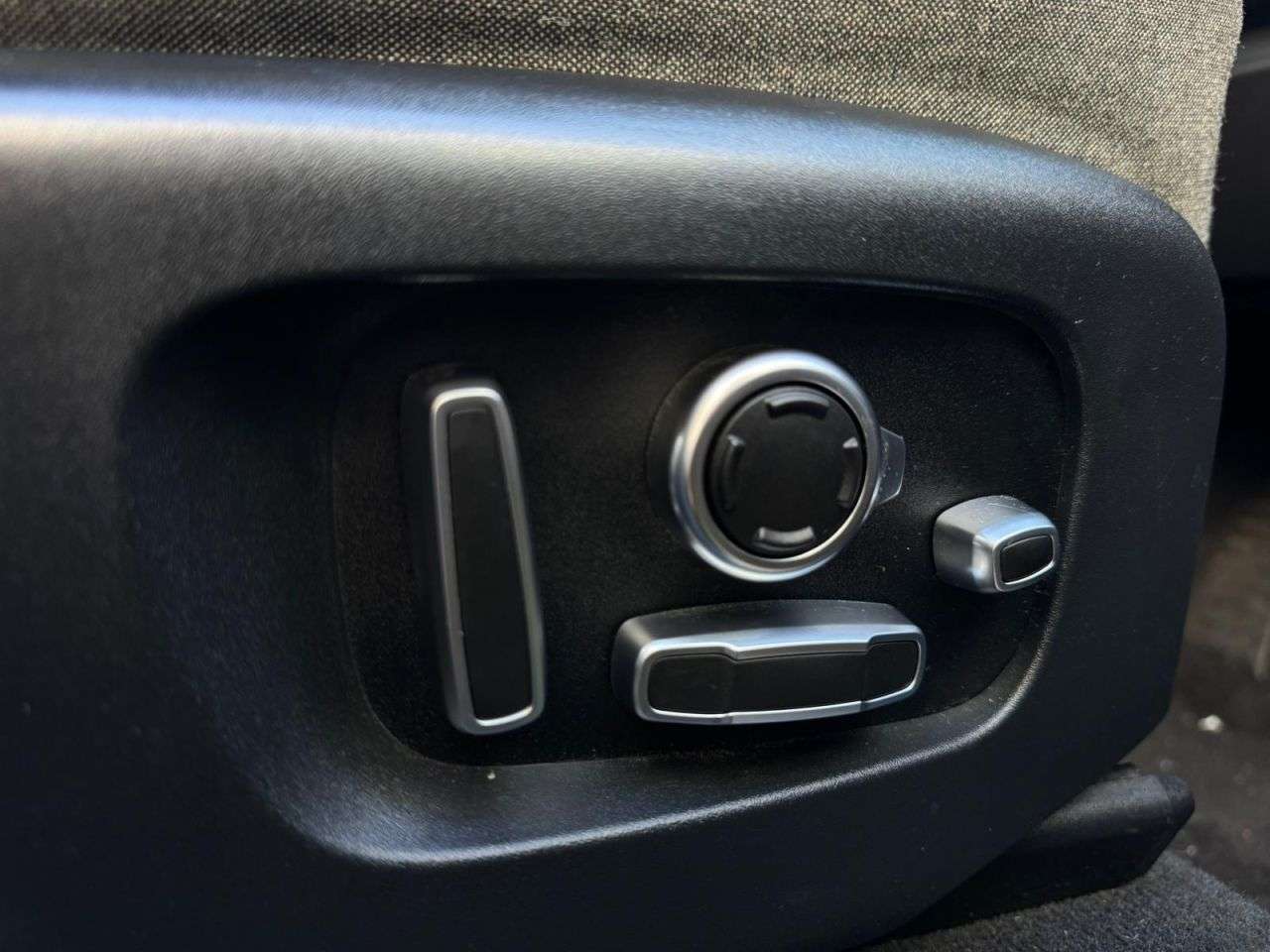 2018 LAND ROVER RANGE ROVER VELAR 2018 LAND ROVER RANGE ROVER VELAR