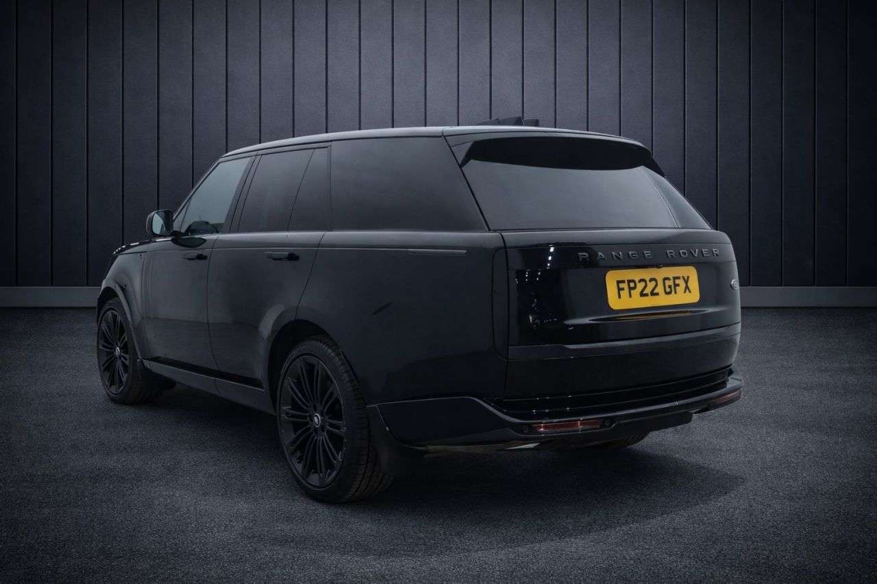 A 2022 LAND ROVER RANGE ROVER 3.0 D350 MHEV First Edition SUV 5dr Diesel Auto 4WD Euro 6 (s/s) (350 ps) F A 2022 LAND ROVER RANGE ROVER 3.0 D350 MHEV First Edition SUV 5dr Diesel Auto 4WD Euro 6 (s/s) (350 ps) F