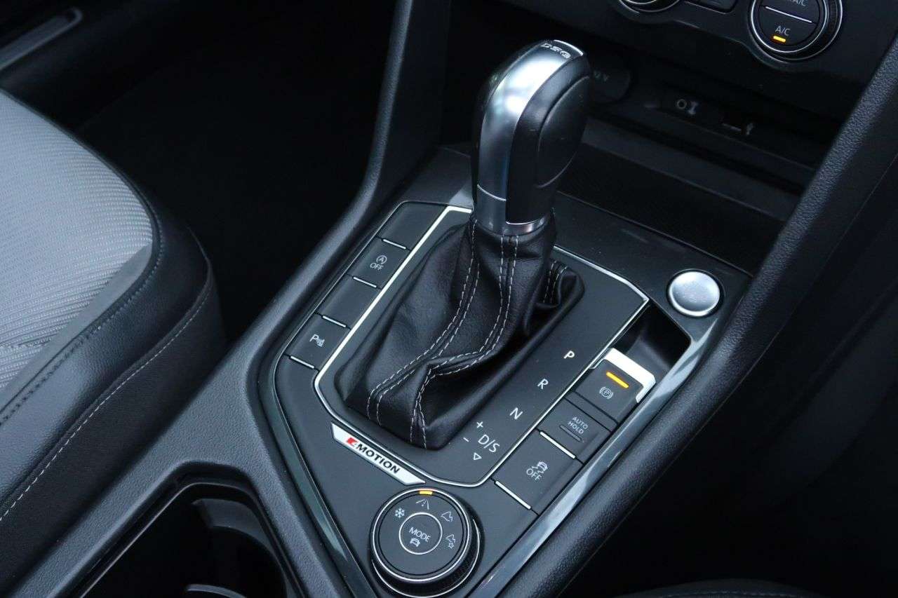 2018 VOLKSWAGEN TIGUAN 2018 VOLKSWAGEN TIGUAN