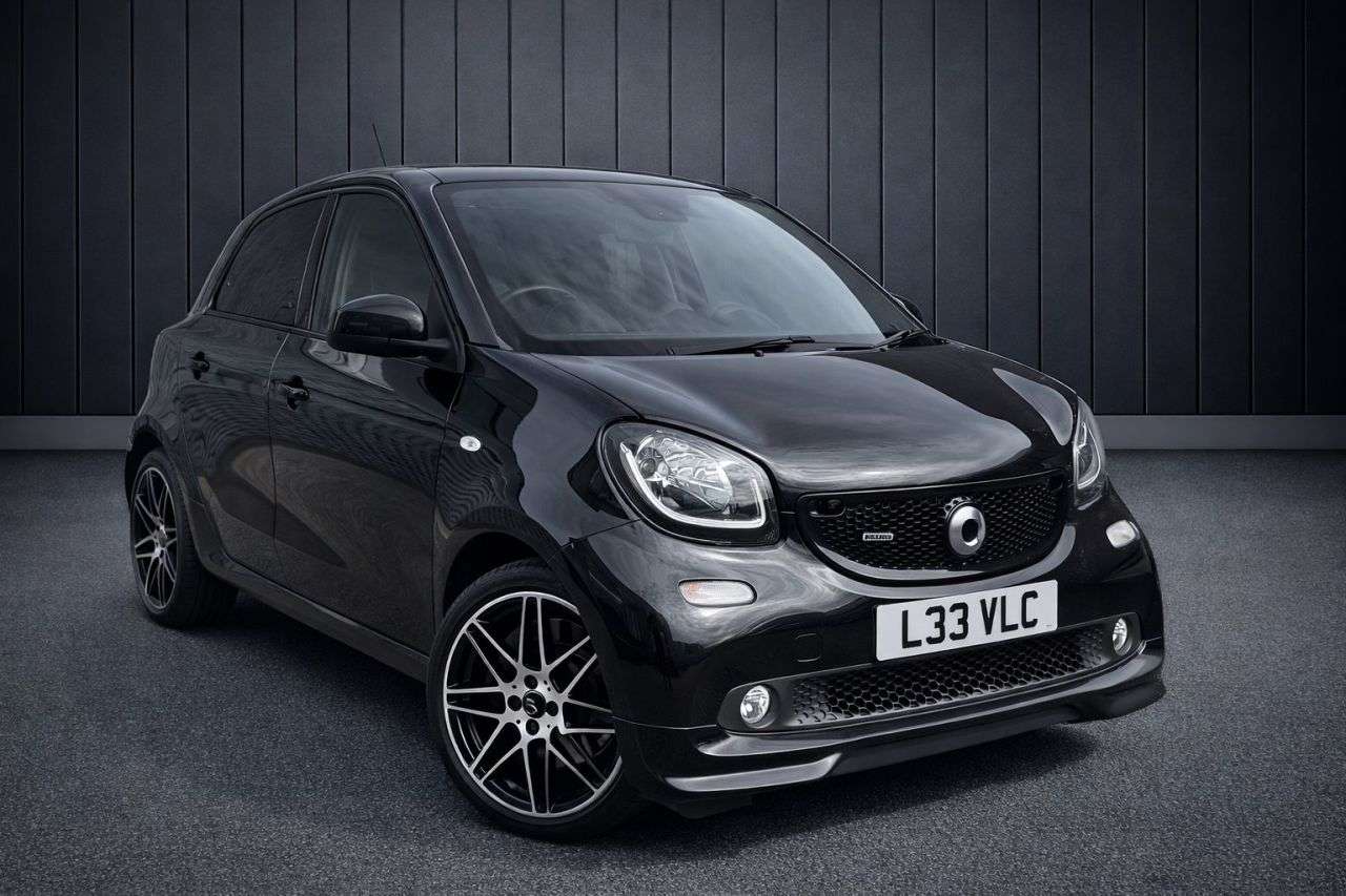 A 2017 SMART FORFOUR 0.9T BRABUS Sport (Premium Plus) Hatchback 5dr Petrol Twinamic Euro 6 (s/s) A 2017 SMART FORFOUR 0.9T BRABUS Sport (Premium Plus) Hatchback 5dr Petrol Twinamic Euro 6 (s/s)