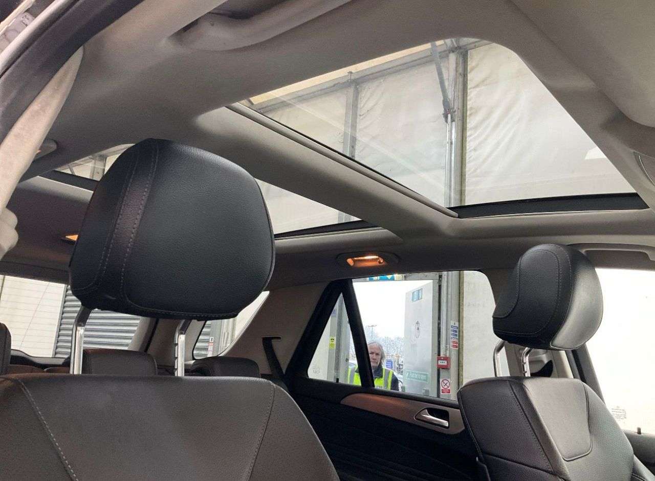 A 2017 MERCEDES-BENZ GLE 2.1 GLE250d AMG Line (Premium) SUV 5dr Diesel G-Tronic 4MATIC Euro 6 (s/s) A 2017 MERCEDES-BENZ GLE 2.1 GLE250d AMG Line (Premium) SUV 5dr Diesel G-Tronic 4MATIC Euro 6 (s/s)