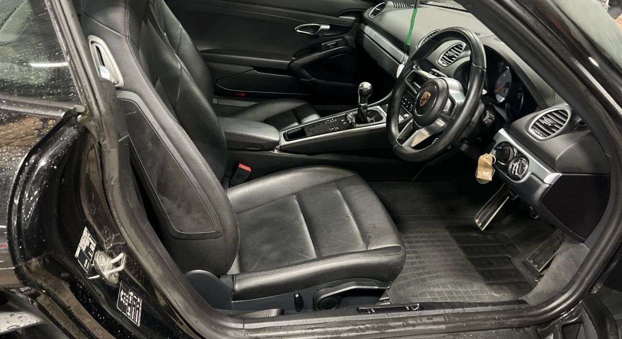 A 2017 PORSCHE 718 CAYMAN 2.5T S Coupe 2dr Petrol Manual Euro 6 (s/s) (350 ps) FINANCE+WARRANTY+SERVI A 2017 PORSCHE 718 CAYMAN 2.5T S Coupe 2dr Petrol Manual Euro 6 (s/s) (350 ps) FINANCE+WARRANTY+SERVI