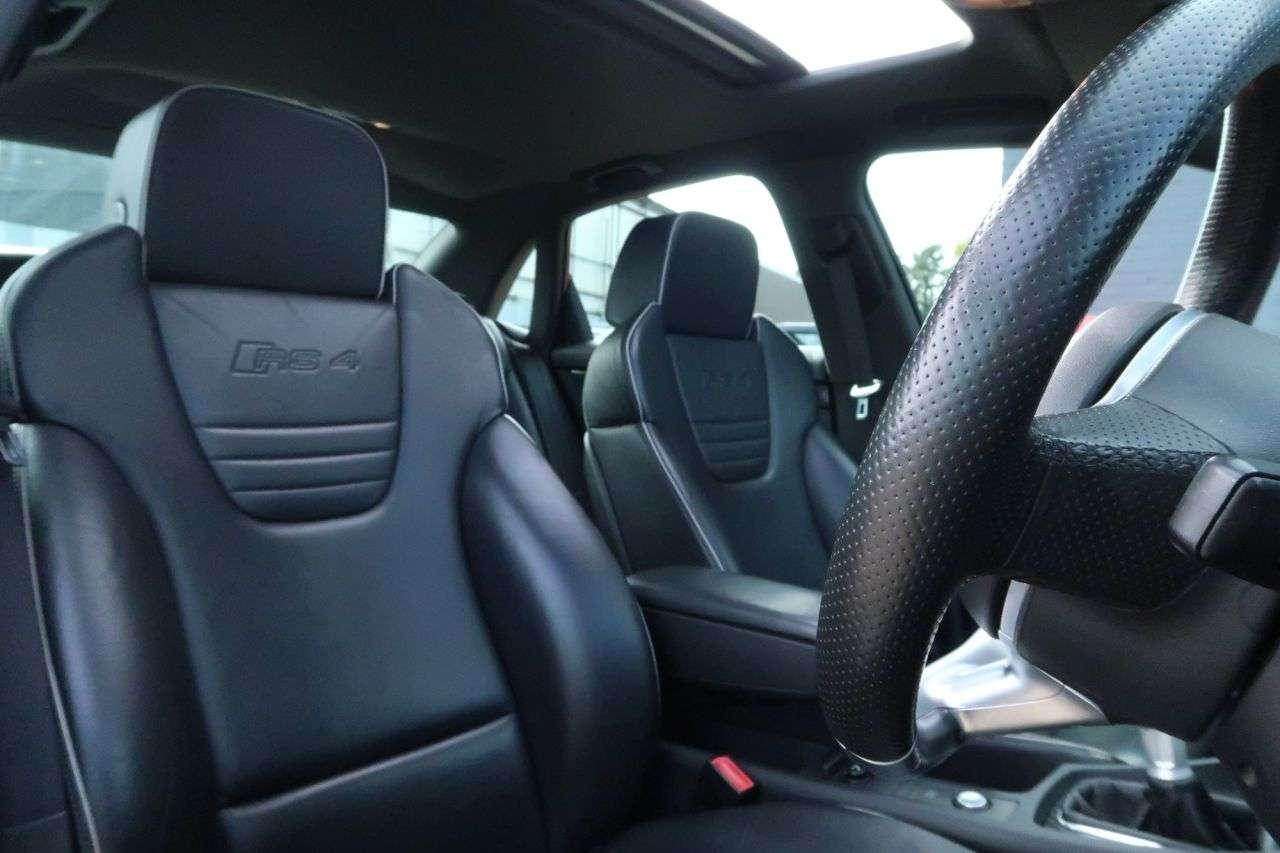 A 2007 AUDI RS4 4.2 Saloon 4dr Petrol Manual quattro (324 g/km, 415 bhp) FINANCE+WARRANTY+S A 2007 AUDI RS4 4.2 Saloon 4dr Petrol Manual quattro (324 g/km, 415 bhp) FINANCE+WARRANTY+S