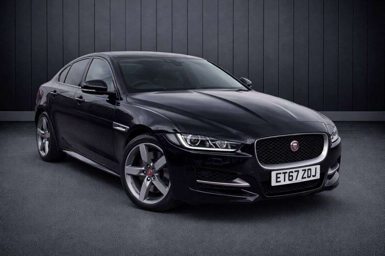 A 2018 JAGUAR XE 2.0i R-Sport Saloon 4dr Petrol Auto Euro 6 (s/s) (200 ps) FINANCE+WARRANTY+ A 2018 JAGUAR XE 2.0i R-Sport Saloon 4dr Petrol Auto Euro 6 (s/s) (200 ps) FINANCE+WARRANTY+