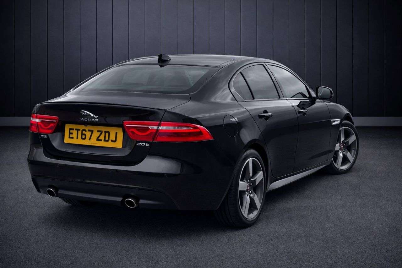 A 2018 JAGUAR XE 2.0i R-Sport Saloon 4dr Petrol Auto Euro 6 (s/s) (200 ps) FINANCE+WARRANTY+ A 2018 JAGUAR XE 2.0i R-Sport Saloon 4dr Petrol Auto Euro 6 (s/s) (200 ps) FINANCE+WARRANTY+