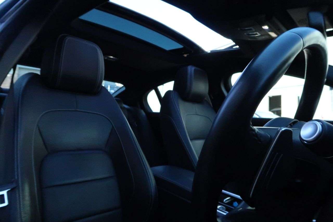 A 2018 JAGUAR XE 2.0i R-Sport Saloon 4dr Petrol Auto Euro 6 (s/s) (200 ps) FINANCE+WARRANTY+ A 2018 JAGUAR XE 2.0i R-Sport Saloon 4dr Petrol Auto Euro 6 (s/s) (200 ps) FINANCE+WARRANTY+