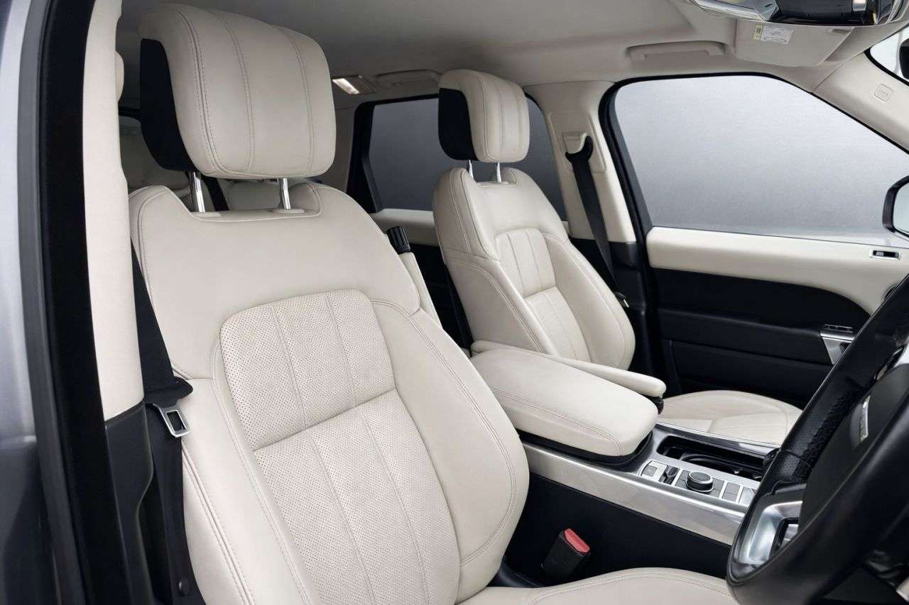 A 2019 LAND ROVER RANGE ROVER SPORT 3.0 SD V6 HSE Dynamic SUV 5dr Diesel Auto 4WD Euro 6 (s/s) (306 ps) FINANCE A 2019 LAND ROVER RANGE ROVER SPORT 3.0 SD V6 HSE Dynamic SUV 5dr Diesel Auto 4WD Euro 6 (s/s) (306 ps) FINANCE