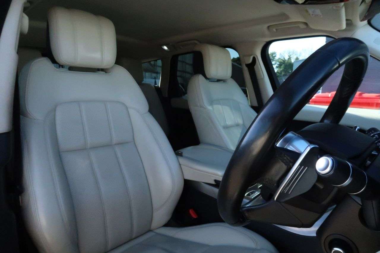 A 2019 LAND ROVER RANGE ROVER SPORT 3.0 SD V6 HSE Dynamic SUV 5dr Diesel Auto 4WD Euro 6 (s/s) (306 ps) FINANCE A 2019 LAND ROVER RANGE ROVER SPORT 3.0 SD V6 HSE Dynamic SUV 5dr Diesel Auto 4WD Euro 6 (s/s) (306 ps) FINANCE