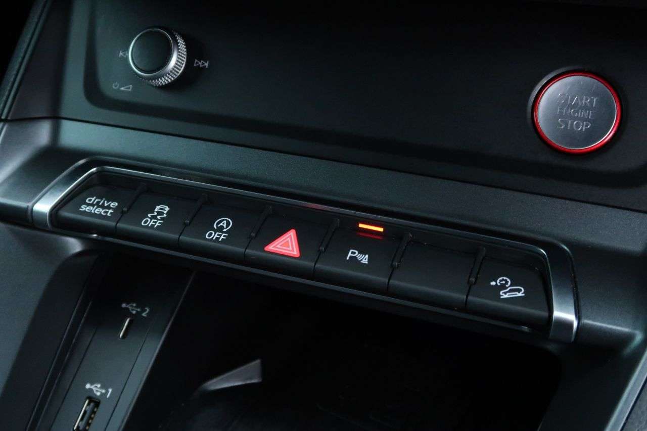 2020 AUDI RS Q3 2020 AUDI RS Q3