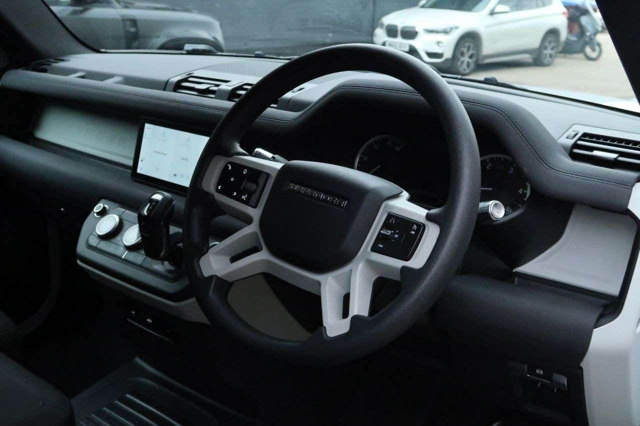A 2021 LAND ROVER DEFENDER 3.0 D200 MHEV Hard Top SUV 3dr Diesel Auto 4WD SWB Euro 6 (s/s) (200 ps) FI A 2021 LAND ROVER DEFENDER 3.0 D200 MHEV Hard Top SUV 3dr Diesel Auto 4WD SWB Euro 6 (s/s) (200 ps) FI