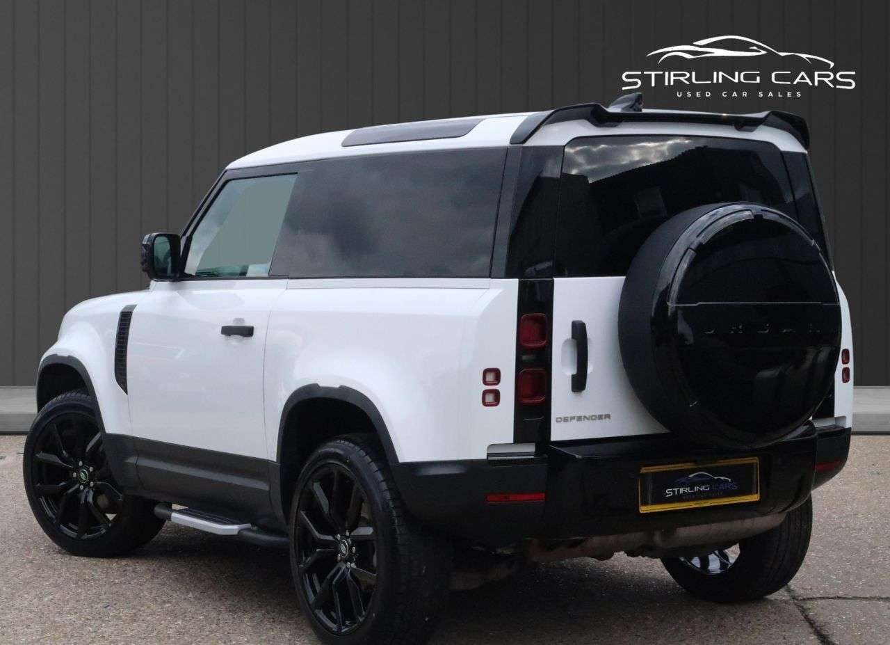 A 2021 LAND ROVER DEFENDER 3.0 D200 MHEV Hard Top SUV 3dr Diesel Auto 4WD SWB Euro 6 (s/s) (200 ps) FI A 2021 LAND ROVER DEFENDER 3.0 D200 MHEV Hard Top SUV 3dr Diesel Auto 4WD SWB Euro 6 (s/s) (200 ps) FI