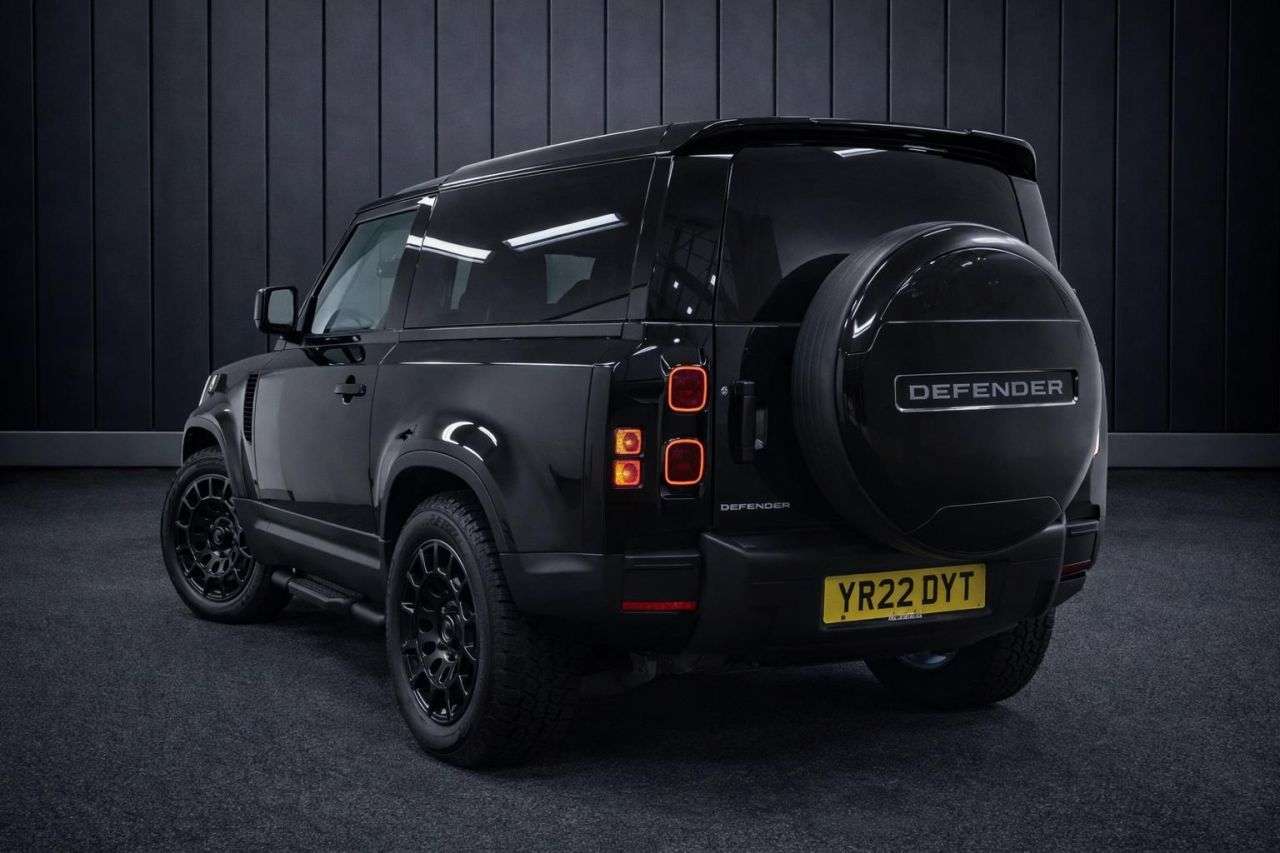 A 2022 LAND ROVER DEFENDER 3.0 D250 MHEV HSE SUV 3dr Diesel Auto 4WD Euro 6 (s/s) (250 ps) FINANCE+WAR A 2022 LAND ROVER DEFENDER 3.0 D250 MHEV HSE SUV 3dr Diesel Auto 4WD Euro 6 (s/s) (250 ps) FINANCE+WAR