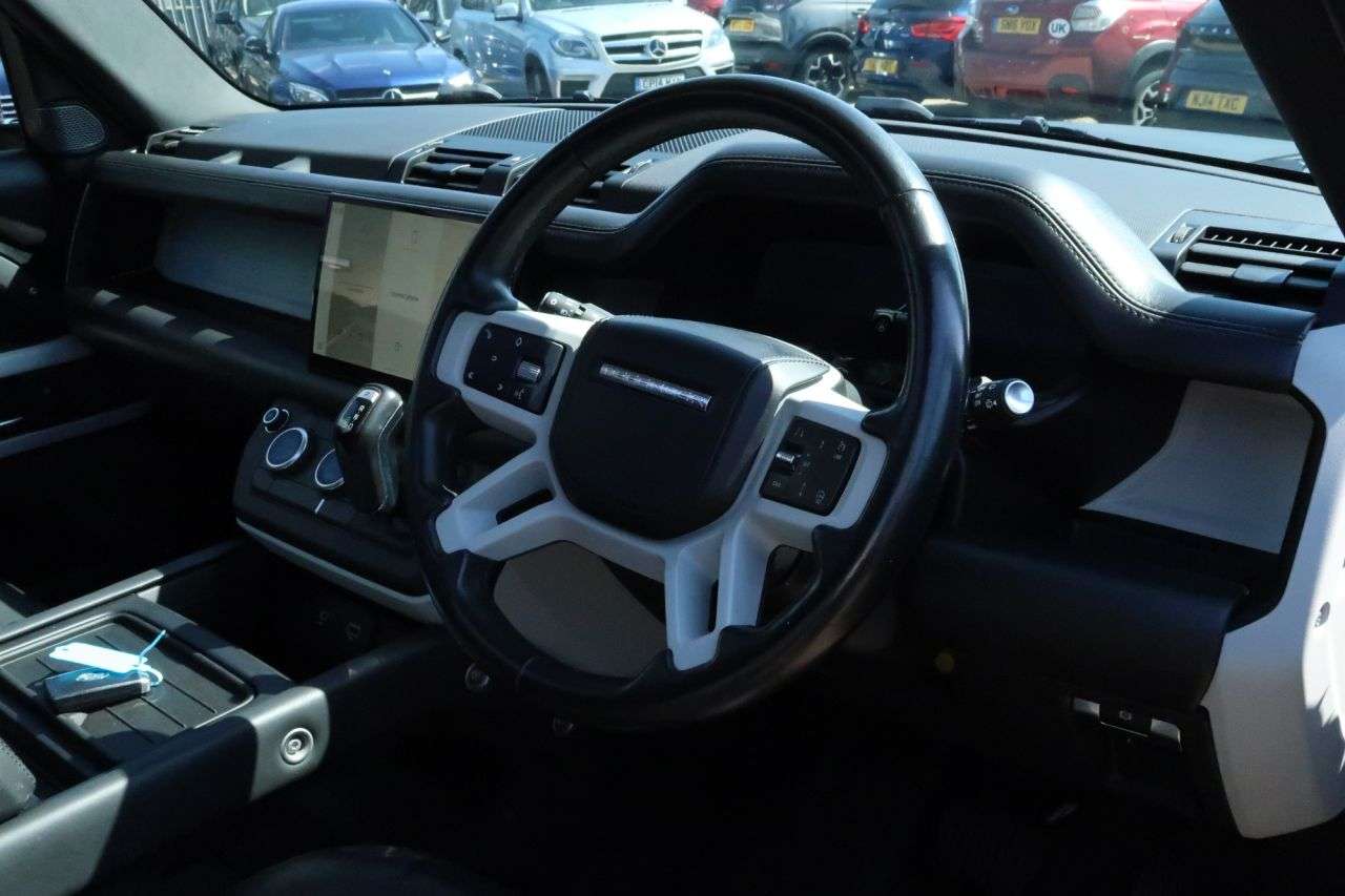 A 2022 LAND ROVER DEFENDER 3.0 D250 MHEV HSE SUV 3dr Diesel Auto 4WD Euro 6 (s/s) (250 ps) FINANCE+WAR A 2022 LAND ROVER DEFENDER 3.0 D250 MHEV HSE SUV 3dr Diesel Auto 4WD Euro 6 (s/s) (250 ps) FINANCE+WAR