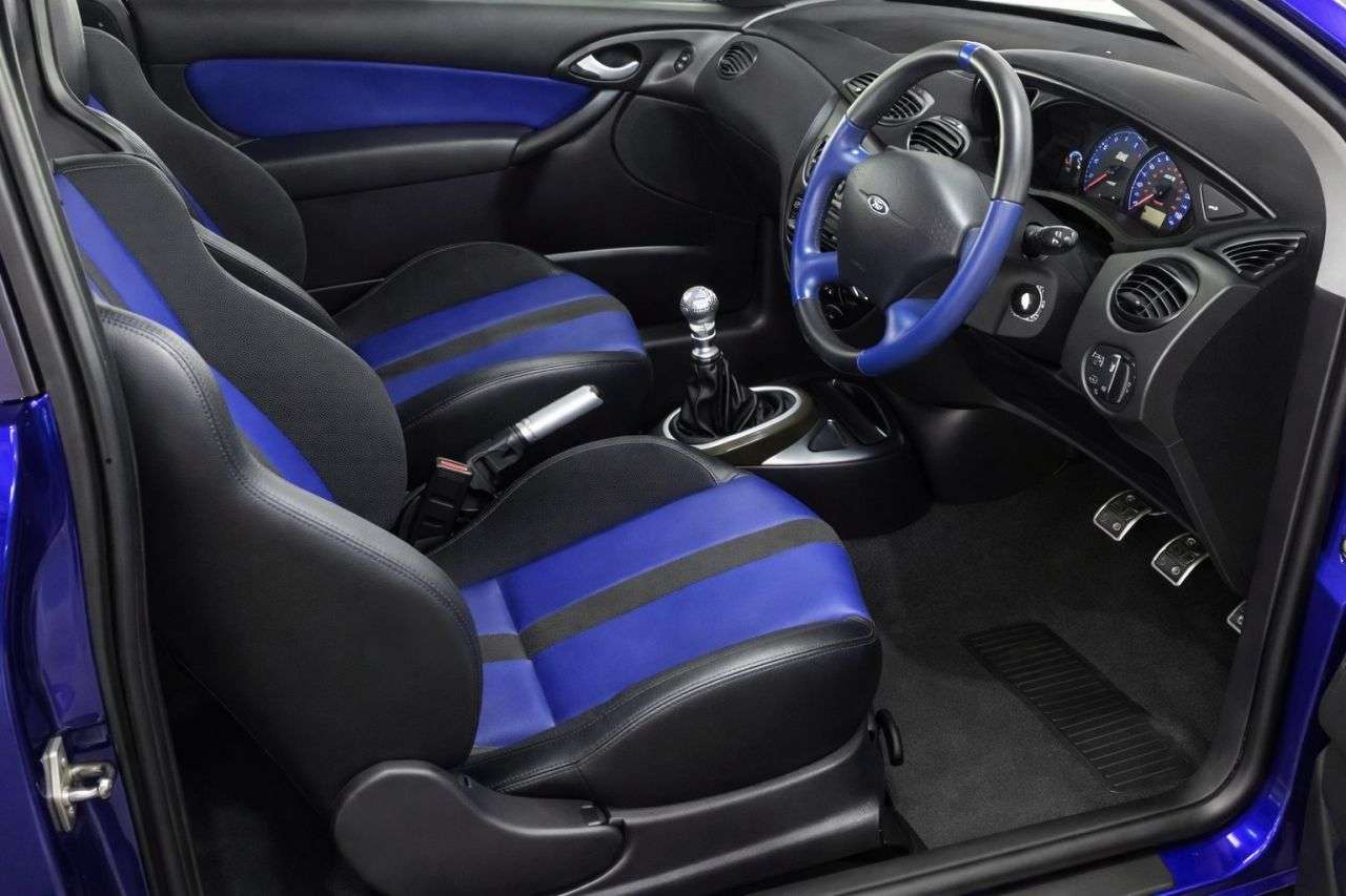 A 2003 FORD FOCUS 2.0 RS Hatchback 3dr Petrol Manual (237 g/km, 213 bhp) FINANCE+WARRANTY+SER A 2003 FORD FOCUS 2.0 RS Hatchback 3dr Petrol Manual (237 g/km, 213 bhp) FINANCE+WARRANTY+SER