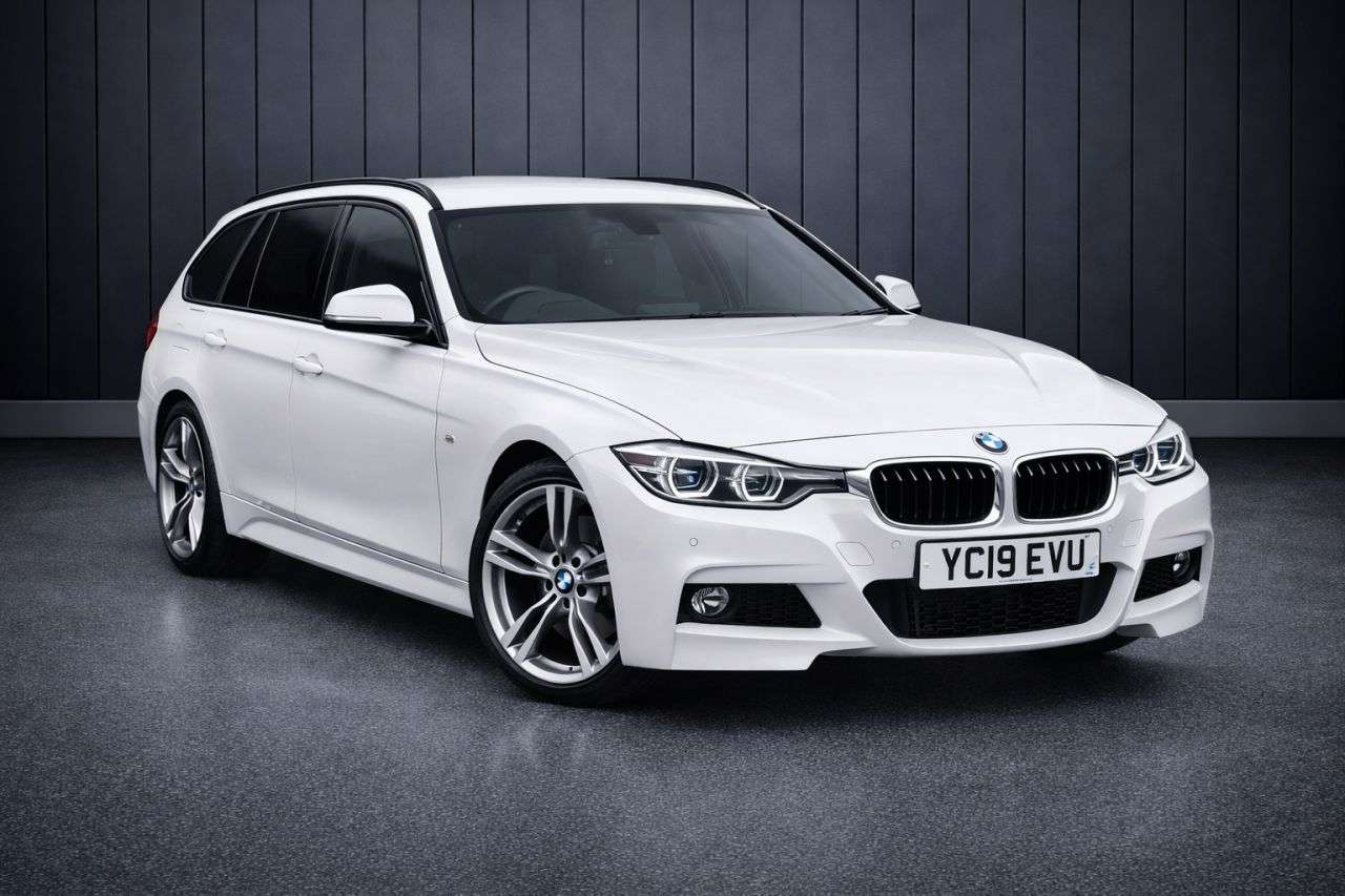 A 2019 BMW 3 SERIES 2.0 320i M Sport Touring 5dr Petrol Auto Euro 6 (s/s) (184 ps) FINANCE+WARR A 2019 BMW 3 SERIES 2.0 320i M Sport Touring 5dr Petrol Auto Euro 6 (s/s) (184 ps) FINANCE+WARR
