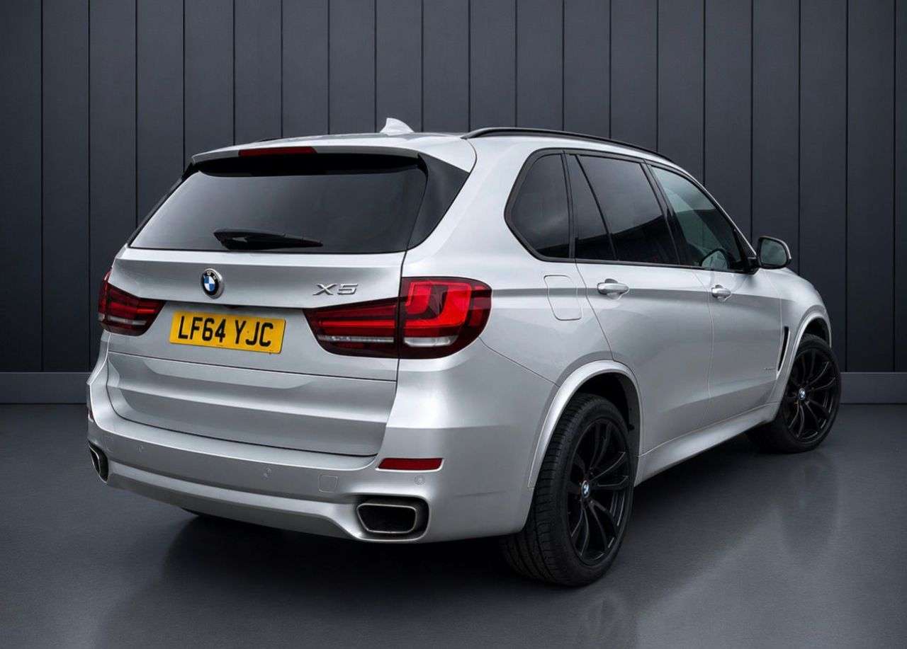 A 2014 BMW X5 3.0 40d M Sport SUV 5dr Diesel Auto xDrive Euro 6 (s/s) (313 ps) A 2014 BMW X5 3.0 40d M Sport SUV 5dr Diesel Auto xDrive Euro 6 (s/s) (313 ps)