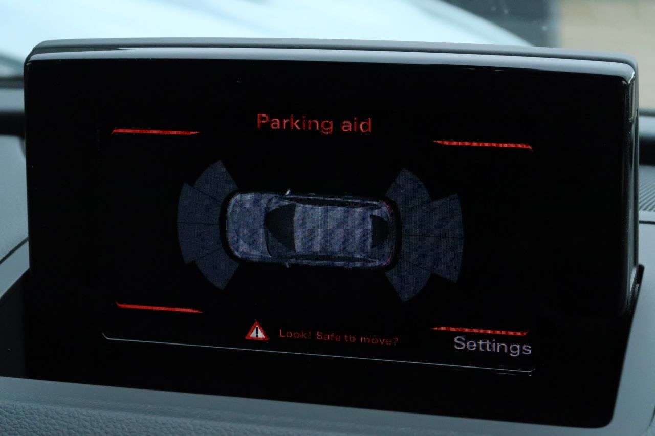 2018 AUDI Q3 2018 AUDI Q3