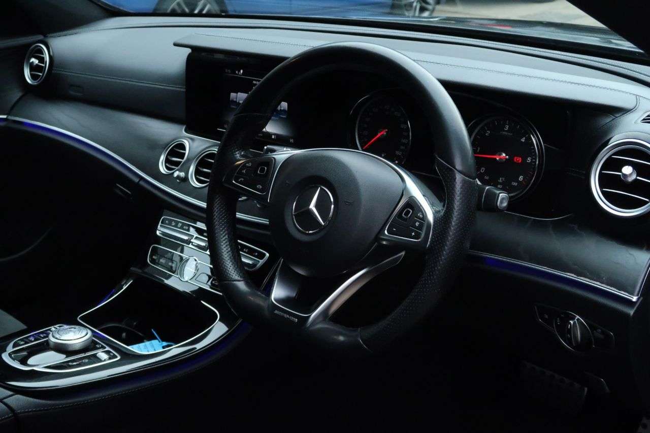 A 2017 MERCEDES-BENZ E-CLASS 2.0 E220d AMG Line Estate 5dr Diesel G-Tronic+ Euro 6 (s/s) (194 ps) FINANC A 2017 MERCEDES-BENZ E-CLASS 2.0 E220d AMG Line Estate 5dr Diesel G-Tronic+ Euro 6 (s/s) (194 ps) FINANC