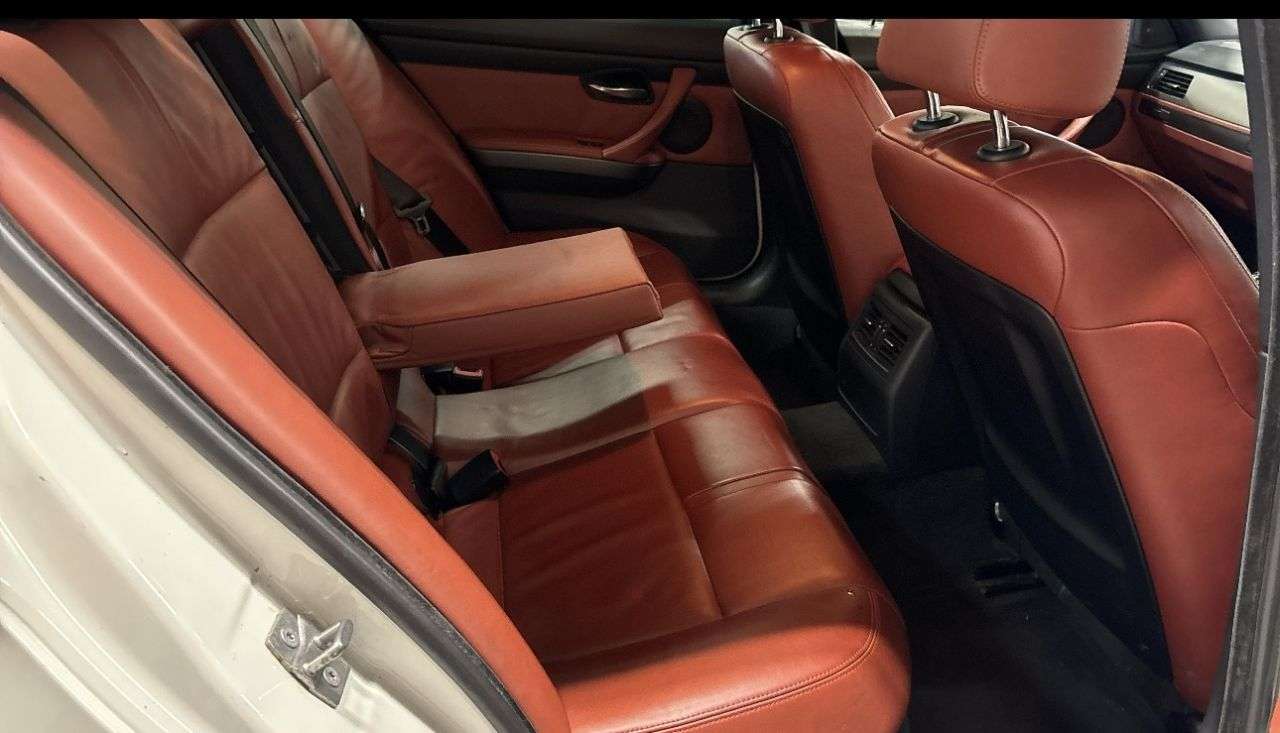 A 2010 BMW M3 4.0 iV8 Saloon 4dr Petrol DCT Euro 4 (420 ps) FINANCE+WARRANTY+SERVICE A 2010 BMW M3 4.0 iV8 Saloon 4dr Petrol DCT Euro 4 (420 ps) FINANCE+WARRANTY+SERVICE