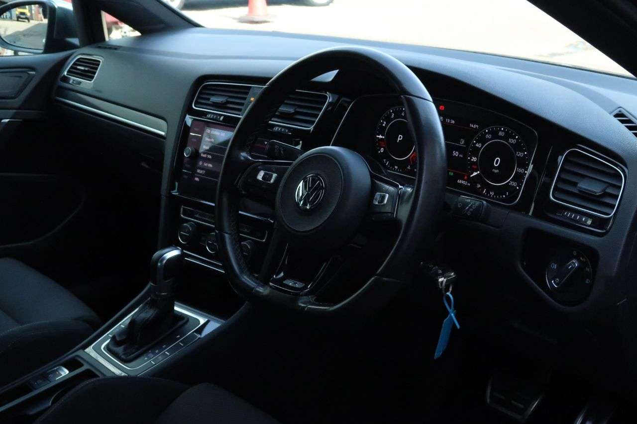 A 2017 VOLKSWAGEN GOLF 2.0 TSI BlueMotion Tech R Hatchback 5dr Petrol DSG 4Motion Euro 6 (s/s) (31 A 2017 VOLKSWAGEN GOLF 2.0 TSI BlueMotion Tech R Hatchback 5dr Petrol DSG 4Motion Euro 6 (s/s) (31