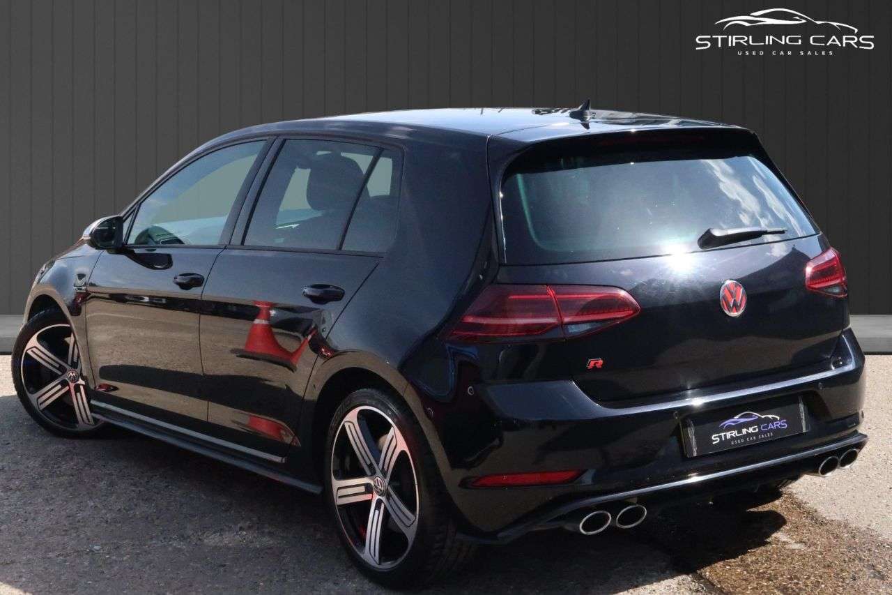 A 2017 VOLKSWAGEN GOLF 2.0 TSI BlueMotion Tech R Hatchback 5dr Petrol DSG 4Motion Euro 6 (s/s) (31 A 2017 VOLKSWAGEN GOLF 2.0 TSI BlueMotion Tech R Hatchback 5dr Petrol DSG 4Motion Euro 6 (s/s) (31