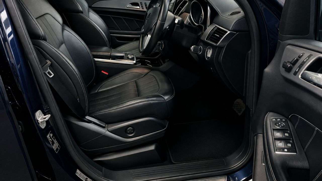 A 2014 MERCEDES-BENZ GL CLASS 3.0 GL350 V6 BlueTEC AMG Sport SUV 5dr Diesel G-Tronic+ 4WD Euro 6 (s/s) (2 A 2014 MERCEDES-BENZ GL CLASS 3.0 GL350 V6 BlueTEC AMG Sport SUV 5dr Diesel G-Tronic+ 4WD Euro 6 (s/s) (2