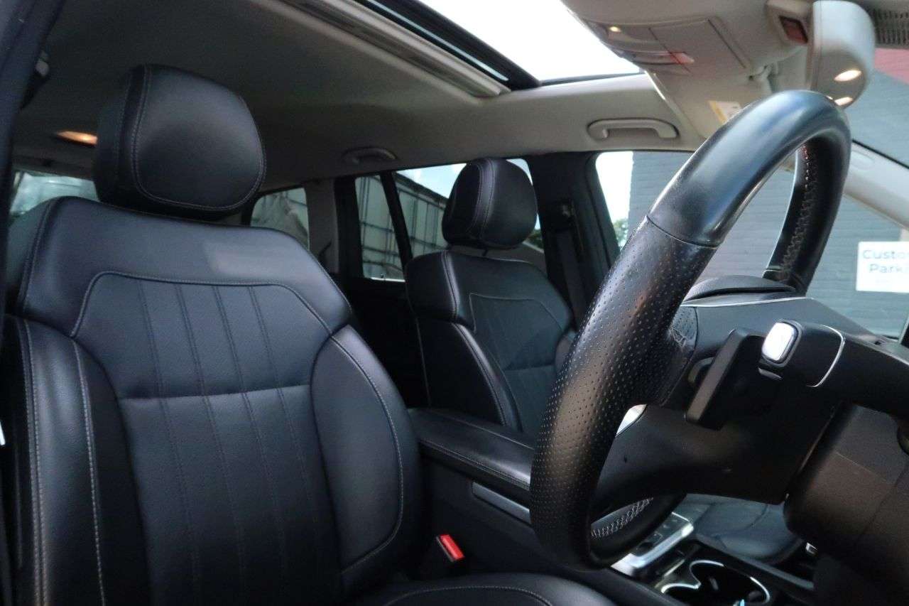 A 2014 MERCEDES-BENZ GL CLASS 3.0 GL350 V6 BlueTEC AMG Sport SUV 5dr Diesel G-Tronic+ 4WD Euro 6 (s/s) (2 A 2014 MERCEDES-BENZ GL CLASS 3.0 GL350 V6 BlueTEC AMG Sport SUV 5dr Diesel G-Tronic+ 4WD Euro 6 (s/s) (2