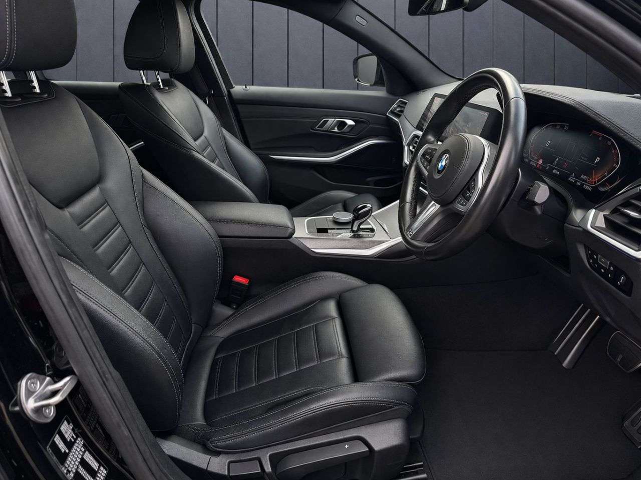 A 2019 BMW 3 SERIES 2.0 320i M Sport Saloon 4dr Petrol Auto Euro 6 (s/s) (184 ps) FINANCE+WARRA A 2019 BMW 3 SERIES 2.0 320i M Sport Saloon 4dr Petrol Auto Euro 6 (s/s) (184 ps) FINANCE+WARRA