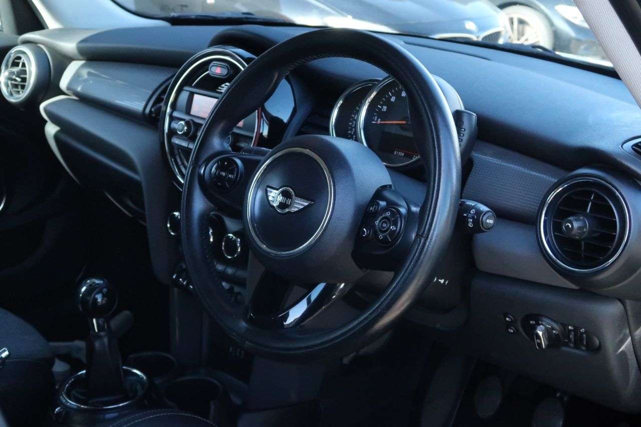 A 2014 MINI HATCH 1.5 Cooper Hatchback 5dr Petrol Manual Euro 6 (s/s) (136 ps) FINANCE+WARRAN A 2014 MINI HATCH 1.5 Cooper Hatchback 5dr Petrol Manual Euro 6 (s/s) (136 ps) FINANCE+WARRAN