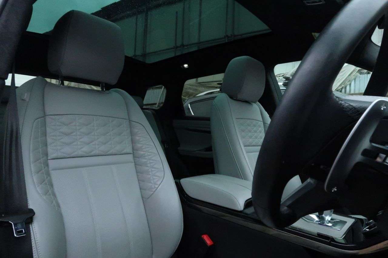 A 2021 LAND ROVER RANGE ROVER EVOQUE 1.5 P300e 12.2kWh Autobiography SUV 5dr Petrol Plug-in Hybrid Auto 4WD Euro A 2021 LAND ROVER RANGE ROVER EVOQUE 1.5 P300e 12.2kWh Autobiography SUV 5dr Petrol Plug-in Hybrid Auto 4WD Euro
