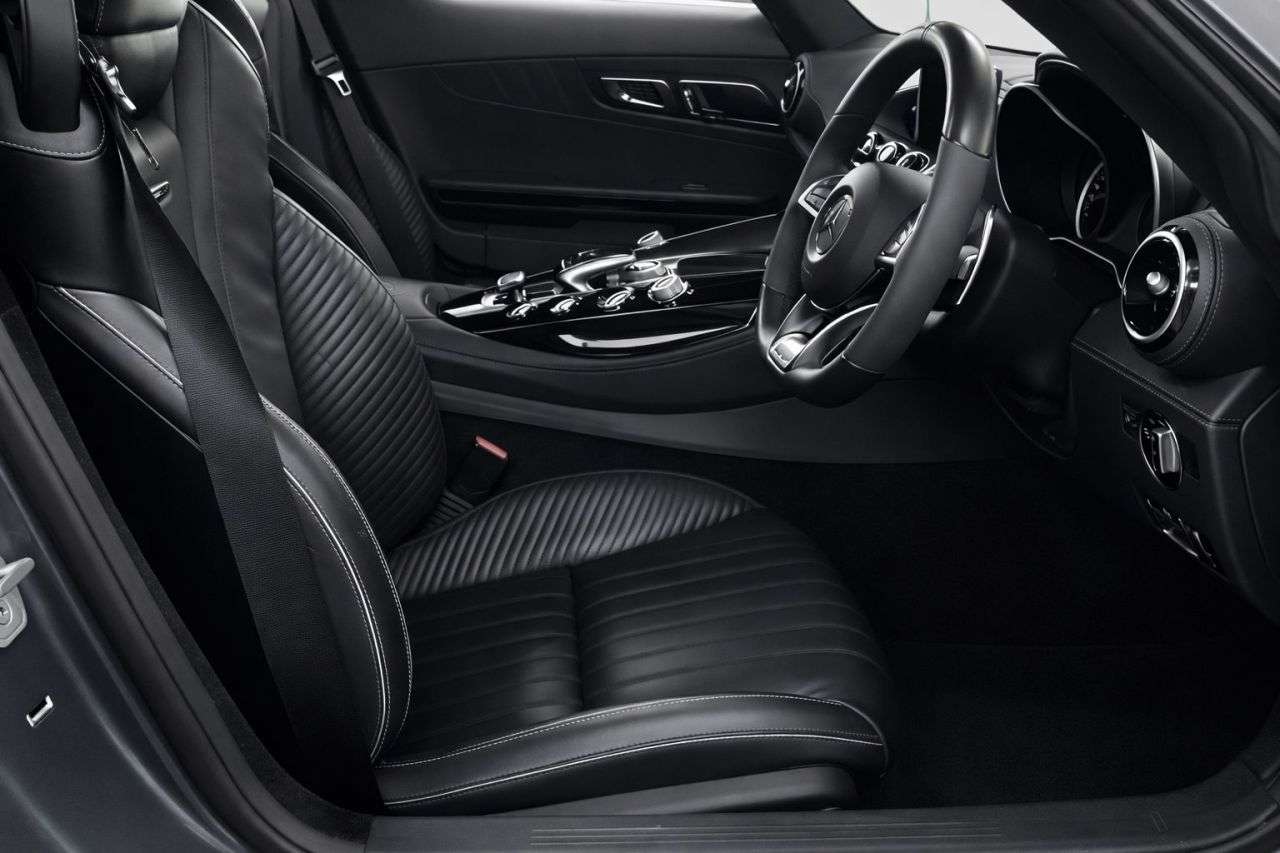 A 2015 MERCEDES-BENZ AMG GT 4.0 V8 BiTurbo S (Premium) Coupe 2dr Petrol SpdS DCT Euro 6 (s/s) (510 ps) A 2015 MERCEDES-BENZ AMG GT 4.0 V8 BiTurbo S (Premium) Coupe 2dr Petrol SpdS DCT Euro 6 (s/s) (510 ps)