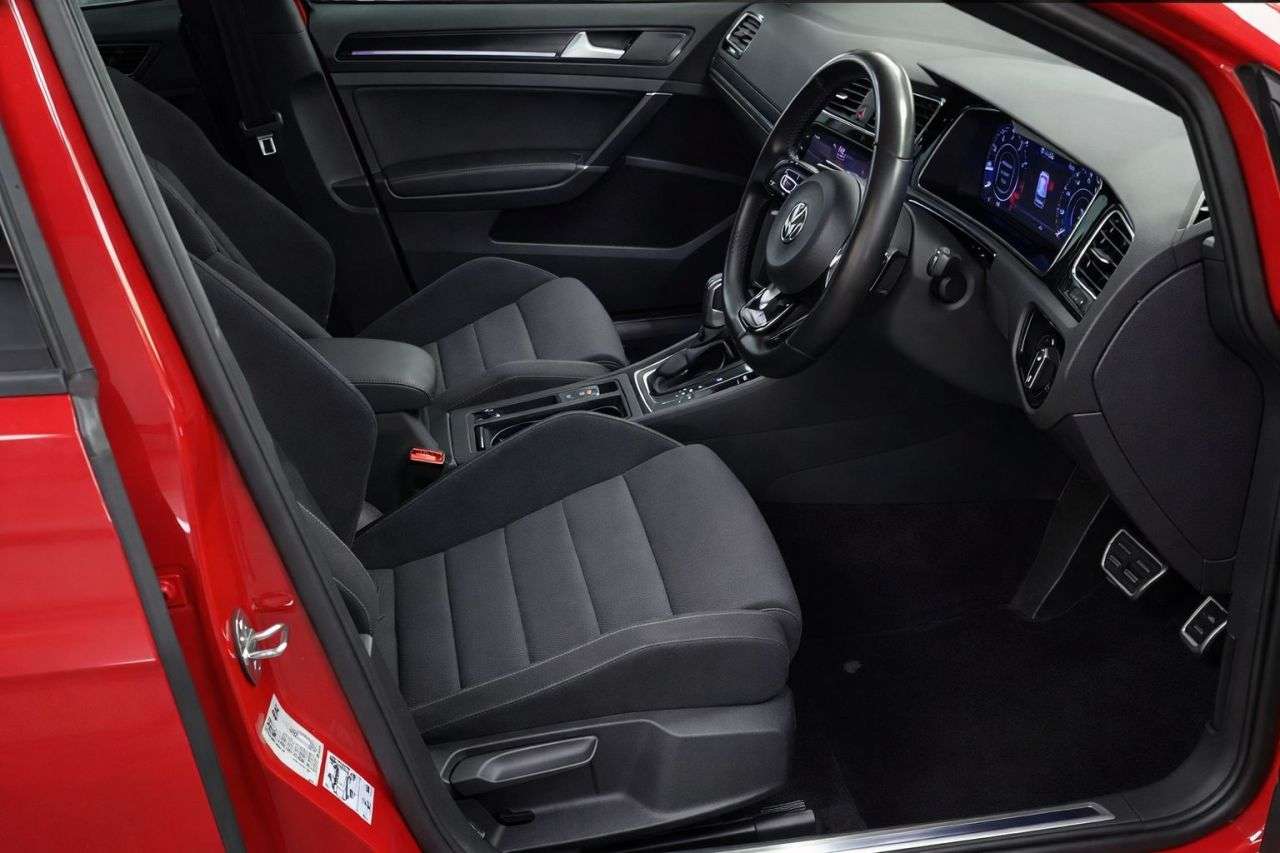 A 2020 VOLKSWAGEN GOLF 2.0 TSI R Hatchback 5dr Petrol DSG 4Motion Euro 6 (s/s) (300 ps) FINANCE+WA A 2020 VOLKSWAGEN GOLF 2.0 TSI R Hatchback 5dr Petrol DSG 4Motion Euro 6 (s/s) (300 ps) FINANCE+WA