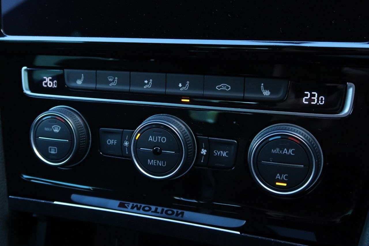 2020 VOLKSWAGEN GOLF 2020 VOLKSWAGEN GOLF