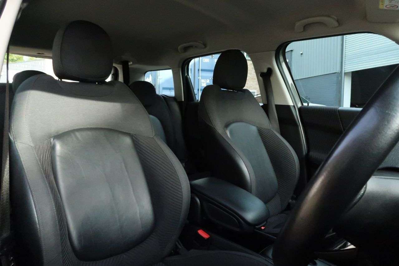 A 2017 MINI COUNTRYMAN 1.5 Cooper SUV 5dr Petrol Auto Euro 6 (s/s) (136 ps) FINANCE+WARRANTY+SERVI A 2017 MINI COUNTRYMAN 1.5 Cooper SUV 5dr Petrol Auto Euro 6 (s/s) (136 ps) FINANCE+WARRANTY+SERVI