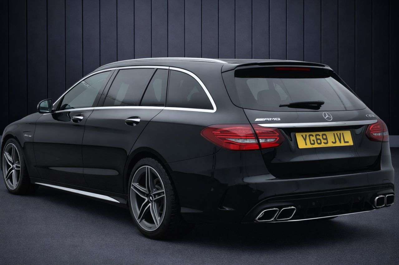 A 2019 MERCEDES-BENZ C-CLASS 4.0 C63 V8 BiTurbo AMG S Estate 5dr Petrol SpdS MCT Euro 6 (s/s) (510 ps) F A 2019 MERCEDES-BENZ C-CLASS 4.0 C63 V8 BiTurbo AMG S Estate 5dr Petrol SpdS MCT Euro 6 (s/s) (510 ps) F