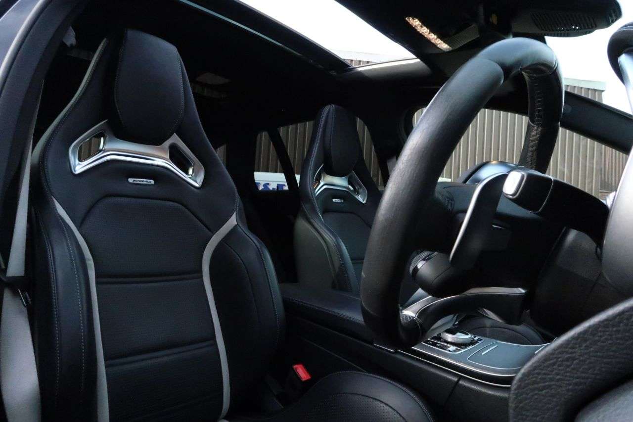 A 2019 MERCEDES-BENZ C-CLASS 4.0 C63 V8 BiTurbo AMG S Estate 5dr Petrol SpdS MCT Euro 6 (s/s) (510 ps) F A 2019 MERCEDES-BENZ C-CLASS 4.0 C63 V8 BiTurbo AMG S Estate 5dr Petrol SpdS MCT Euro 6 (s/s) (510 ps) F