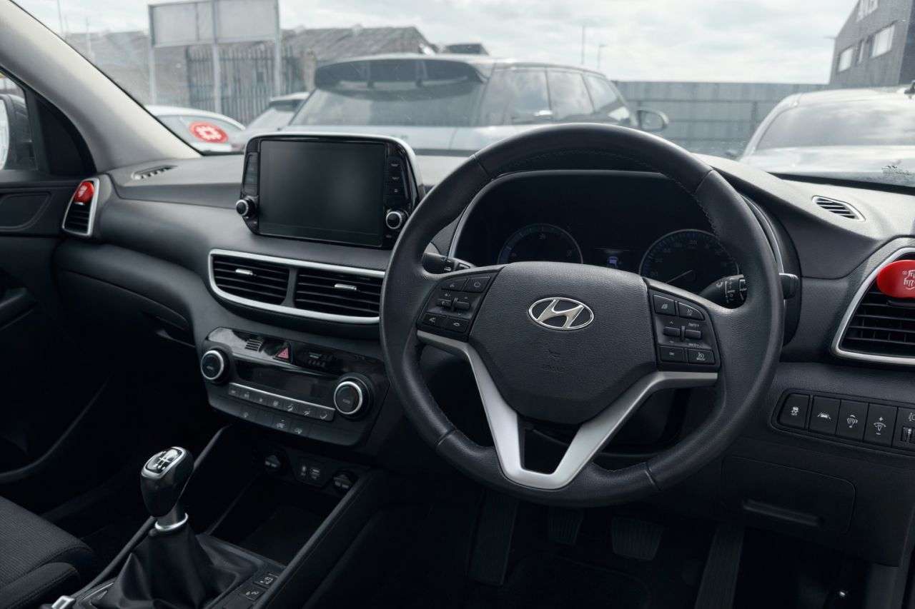 A 2019 HYUNDAI TUCSON 1.6 GDi SE Nav SUV 5dr Petrol Manual Euro 6 (s/s) (132 ps) A 2019 HYUNDAI TUCSON 1.6 GDi SE Nav SUV 5dr Petrol Manual Euro 6 (s/s) (132 ps)