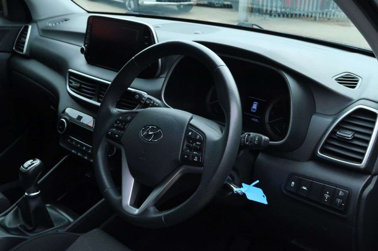 A 2019 HYUNDAI TUCSON 1.6 GDi SE Nav SUV 5dr Petrol Manual Euro 6 (s/s) (132 ps) FINANCE+WARRANTY A 2019 HYUNDAI TUCSON 1.6 GDi SE Nav SUV 5dr Petrol Manual Euro 6 (s/s) (132 ps) FINANCE+WARRANTY