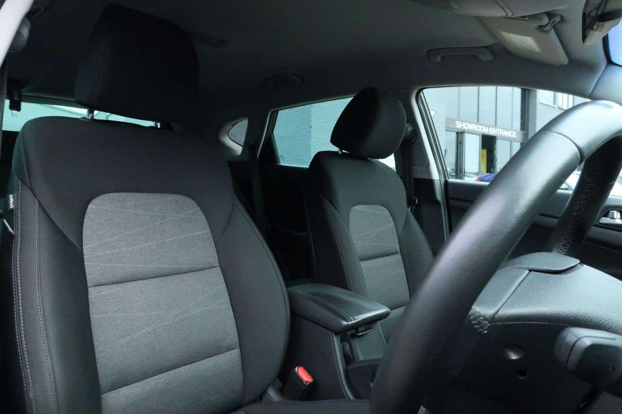 A 2019 HYUNDAI TUCSON 1.6 GDi SE Nav SUV 5dr Petrol Manual Euro 6 (s/s) (132 ps) FINANCE+WARRANTY A 2019 HYUNDAI TUCSON 1.6 GDi SE Nav SUV 5dr Petrol Manual Euro 6 (s/s) (132 ps) FINANCE+WARRANTY